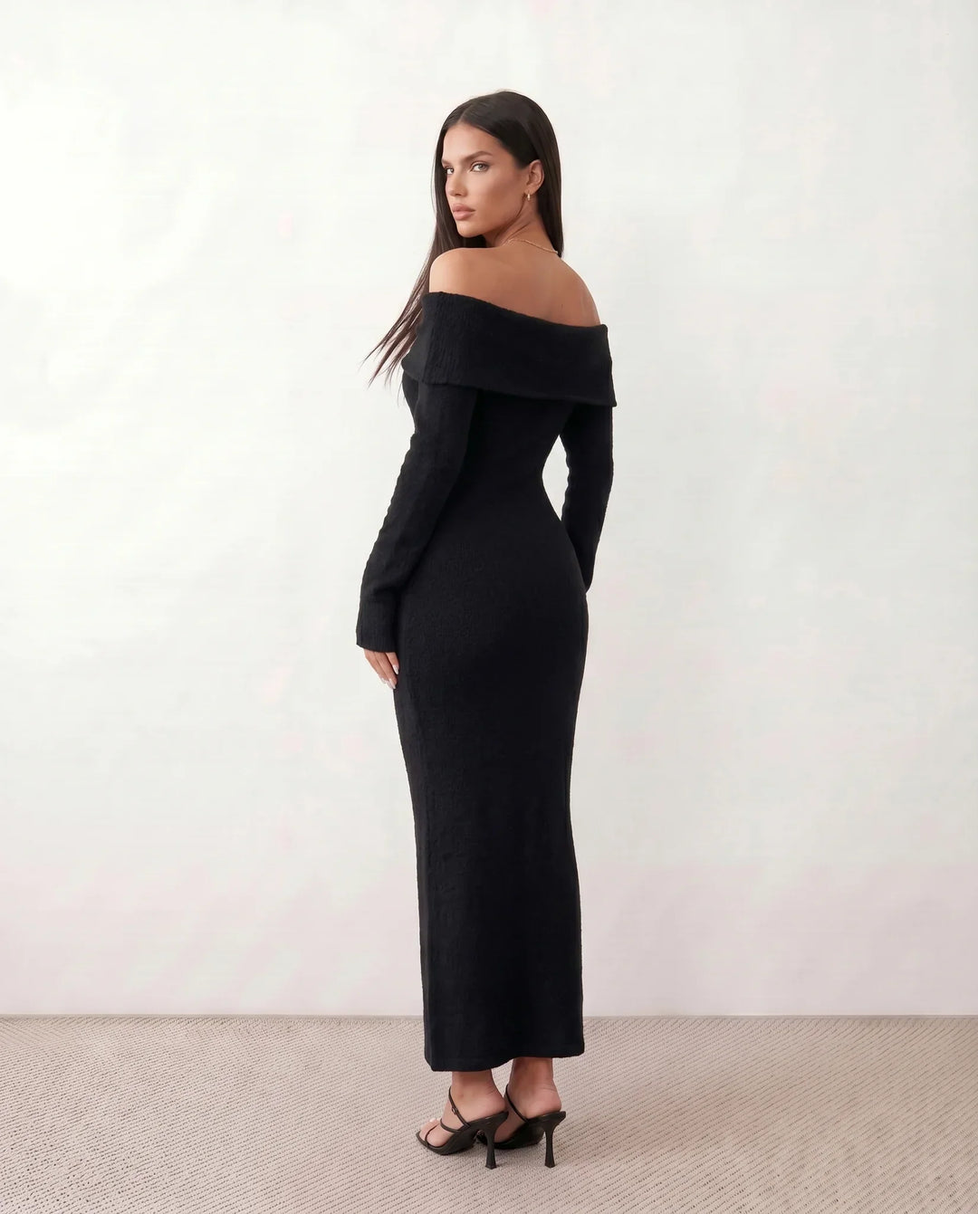 Priya | Off-Shoulder Fitted Maxi Dress
