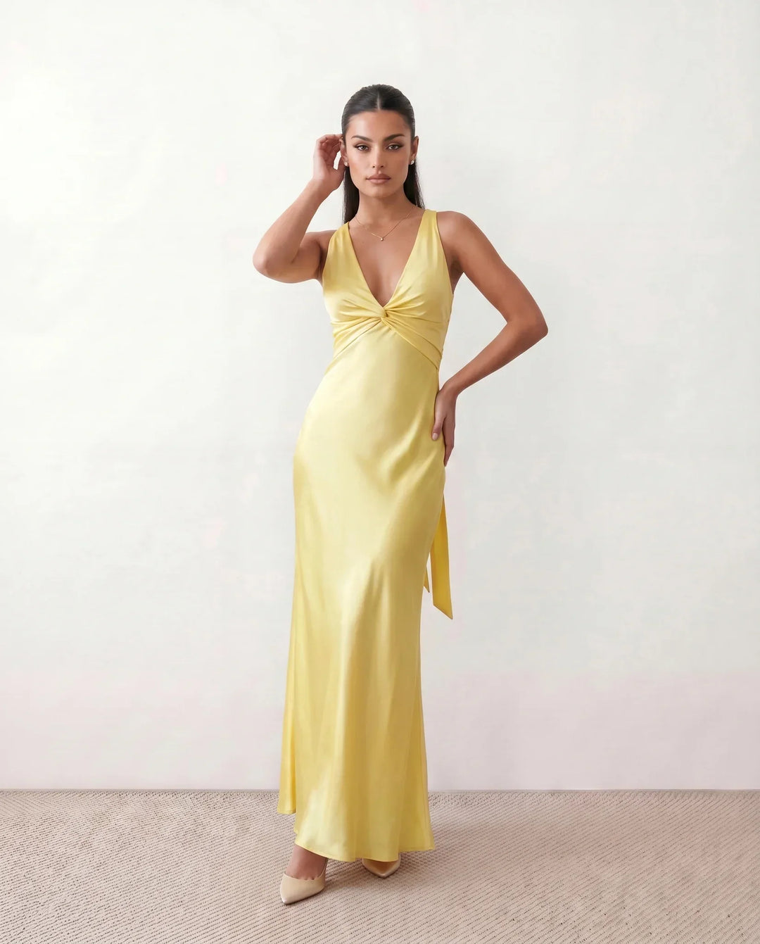 Vendula | Backless Bow Detail Maxi Dress