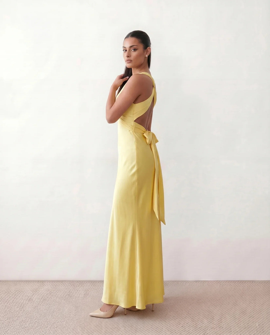 Vendula | Backless Bow Detail Maxi Dress