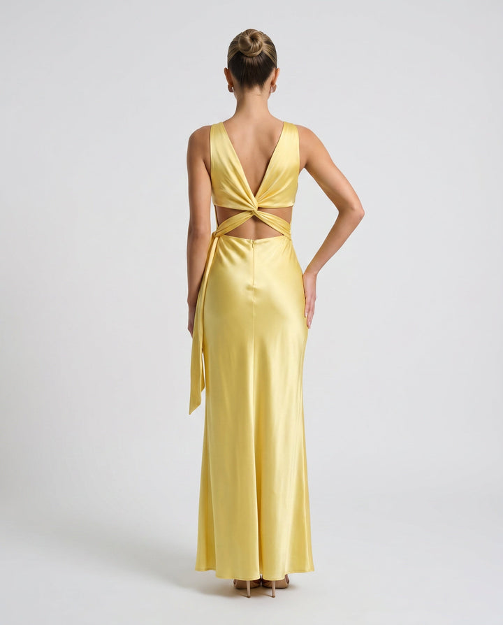 Vendula | Backless Bow Detail Maxi Dress