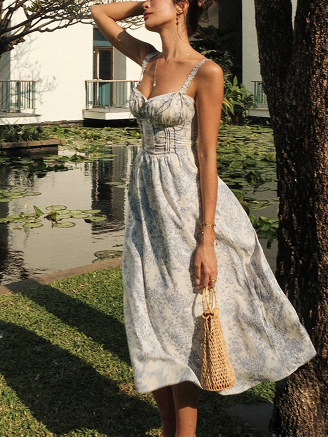Fleurina | Floral Sweetheart Midi Dress