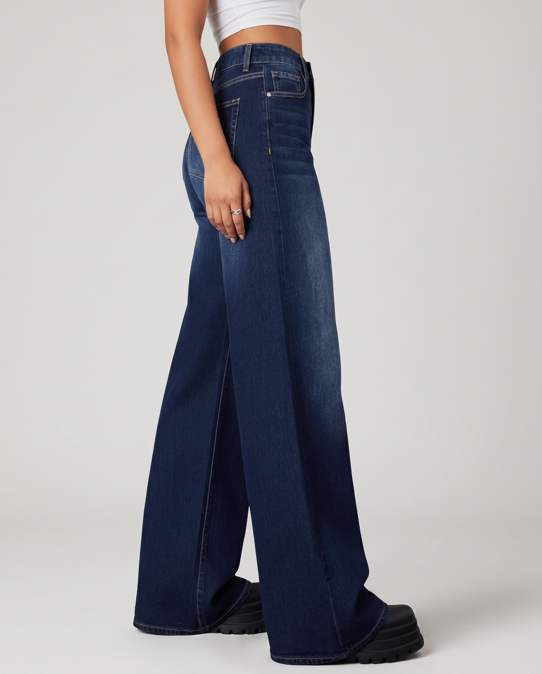 Leona | Wide-Leg Jeans with Mid Rise