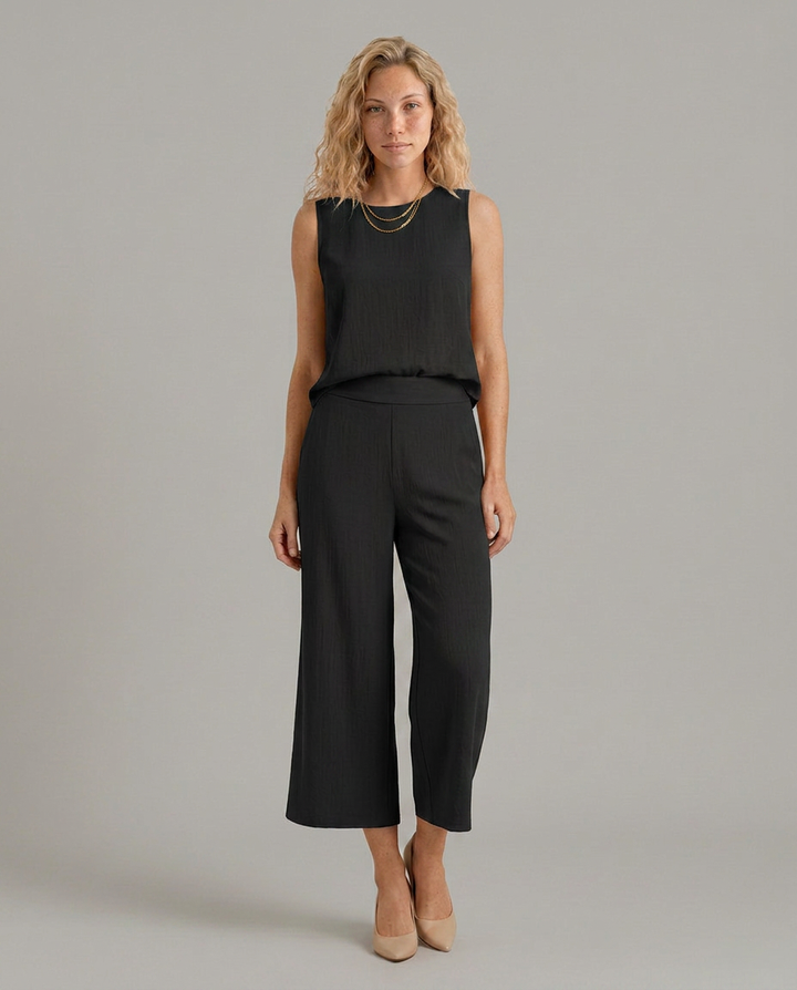 Katina | Two-Piece Set with Cropped Trousers