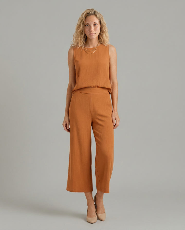 Katina | Two-Piece Set with Cropped Trousers