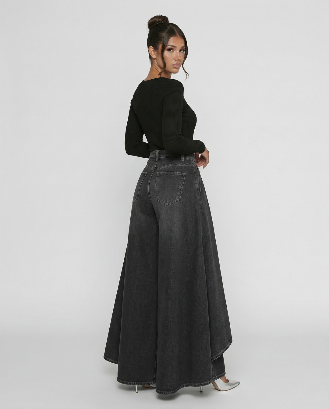 Calira | High-Waisted Wide-Leg Jeans
