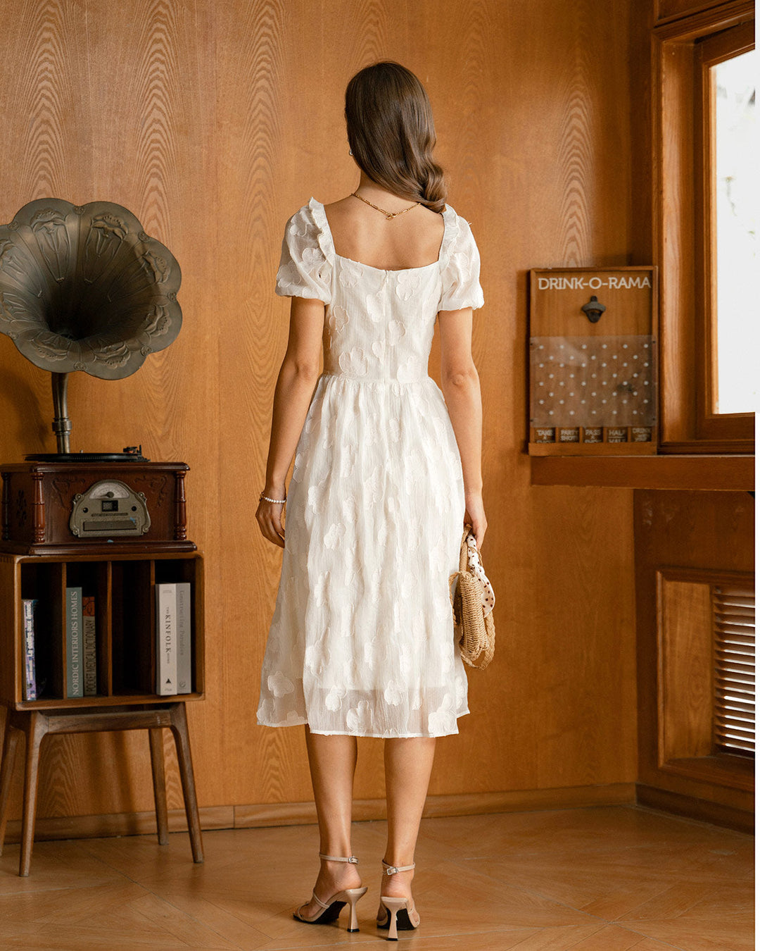 Darya | Puffed Sleeve Square Neck Midi Dress